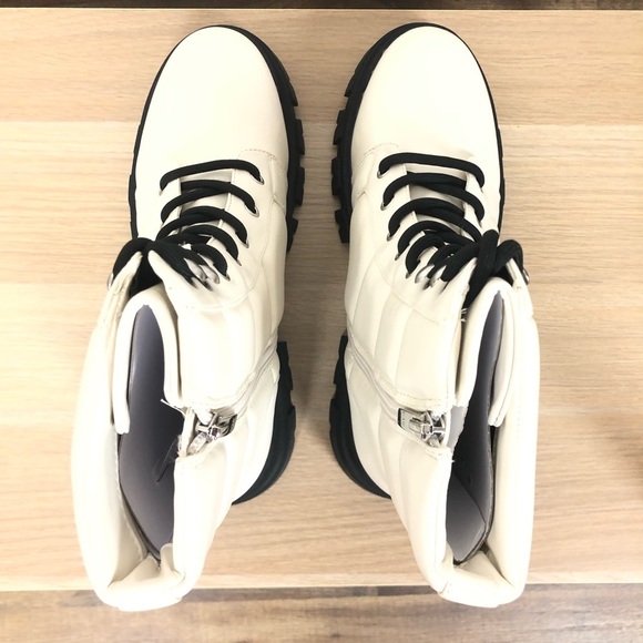 NWT Marc Fisher Amita Lace-Up Lug Boot - Picture 6 of 9